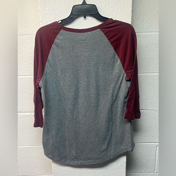 Cleveland Cavaliers Gray Raglan
Baseball Tee - Picture 3 of 3